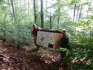 Težavna sanacija divjih odlagališč iz gozda